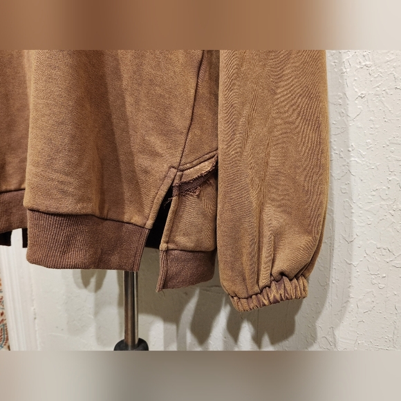 NWOT, POL Crossed Paths Pullover Sweatshirt Size Small - Picture 6 of 12